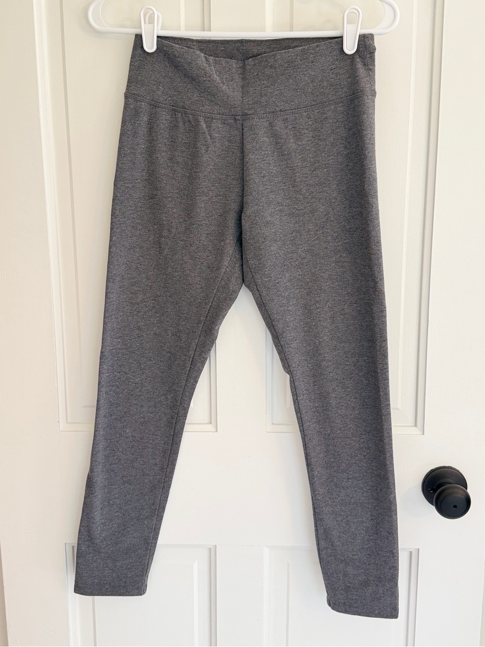 Aerie‎ Chill Play Move Gray High Rise Leggings Medium Short 25” Cropped